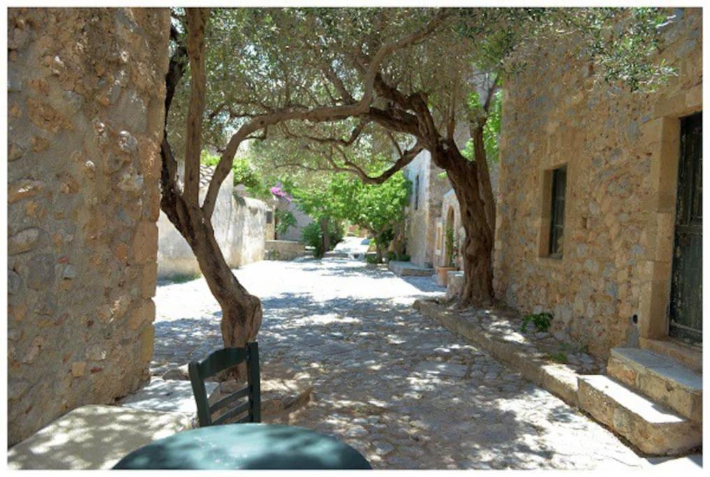 Nefeli Castle Stone House Inside The Fortress Monemvasia Exterior photo